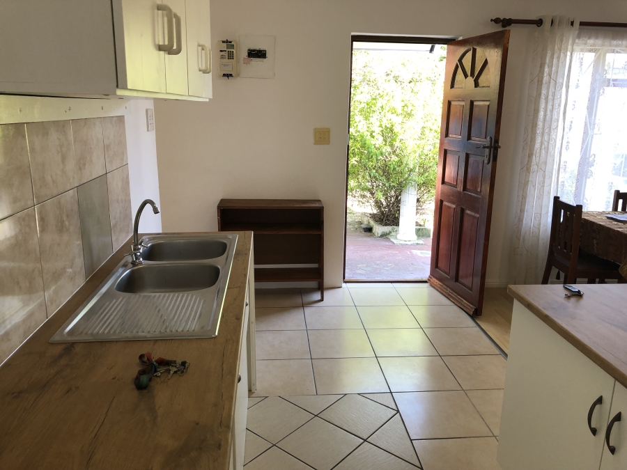 To Let 2 Bedroom Property for Rent in Muizenberg Western Cape